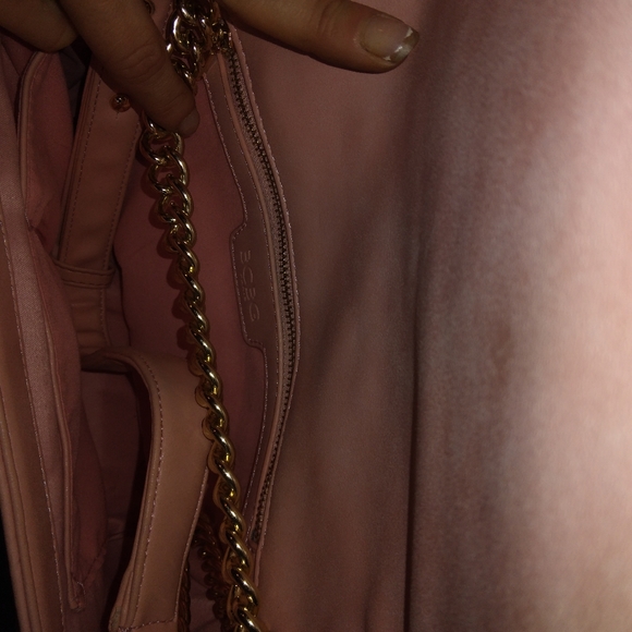 Pink Soft Pleated BCBG Paris Luxury Leather Purse - Picture 3 of 4